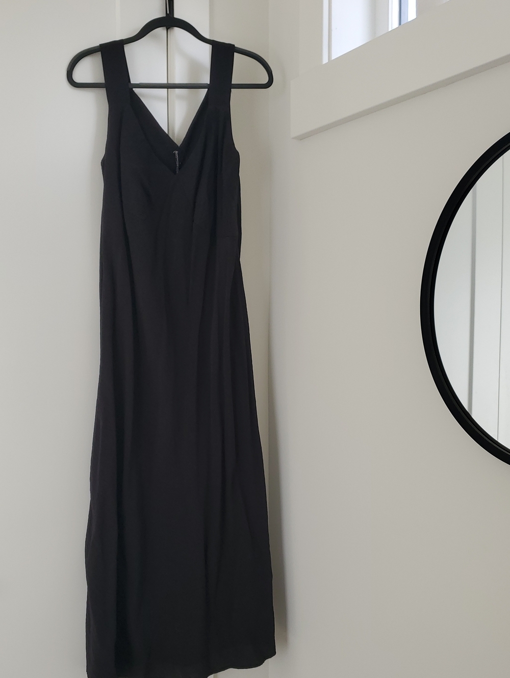 Beautiful Joe Fresh- Crinkle Texture/Crisp cool Rayon Black Maxi Dress Sz.Large